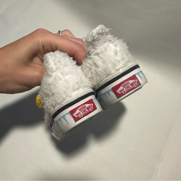 Vans Classic Slip On- Abominable Snowman Kid's 2.5 white sneakers - Picture 5 of 8